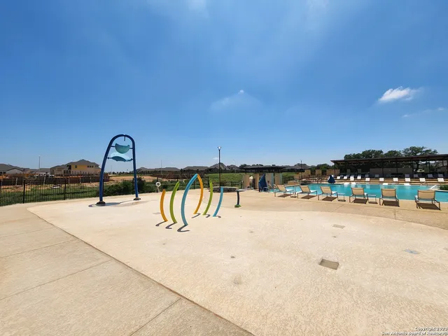 $2,595 | 2209 Hoja Avenue, New Braunfels, TX 78132