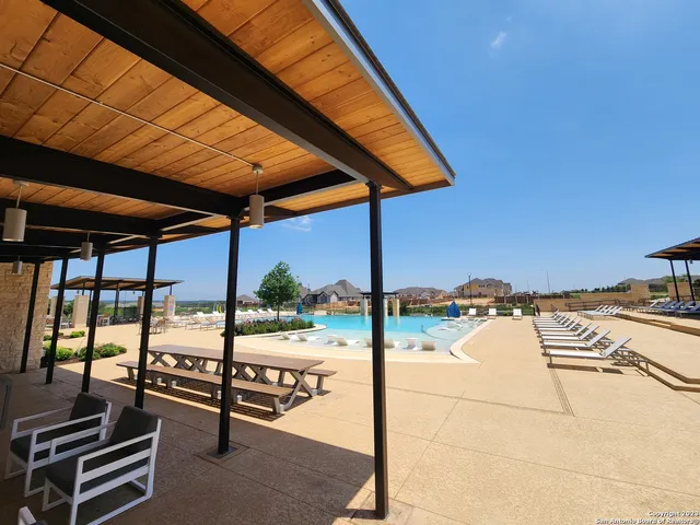 $2,595 | 2209 Hoja Avenue, New Braunfels, TX 78132