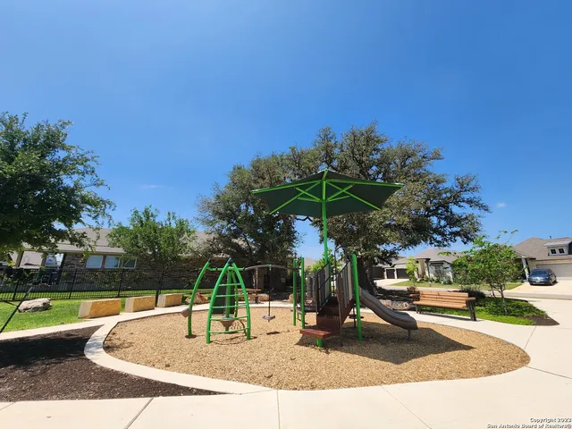 $2,595 | 2209 Hoja Avenue, New Braunfels, TX 78132