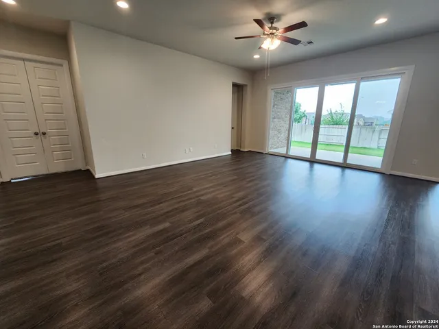 $2,595 | 2209 Hoja Avenue, New Braunfels, TX 78132