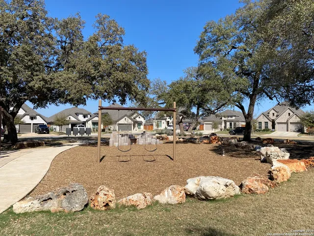 $2,595 | 2209 Hoja Avenue, New Braunfels, TX 78132