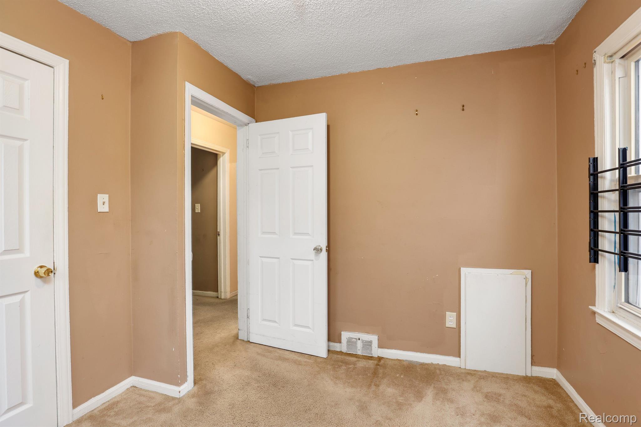 19373 Burt Road Detroit, MI 48219 - Photo 15 of 25 Gallery Image 15