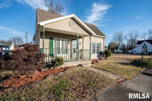 $99,999 | 512 North 16th Street, Herrin, IL 62948