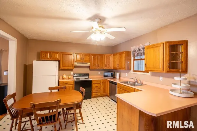 $99,999 | 512 North 16th Street, Herrin, IL 62948