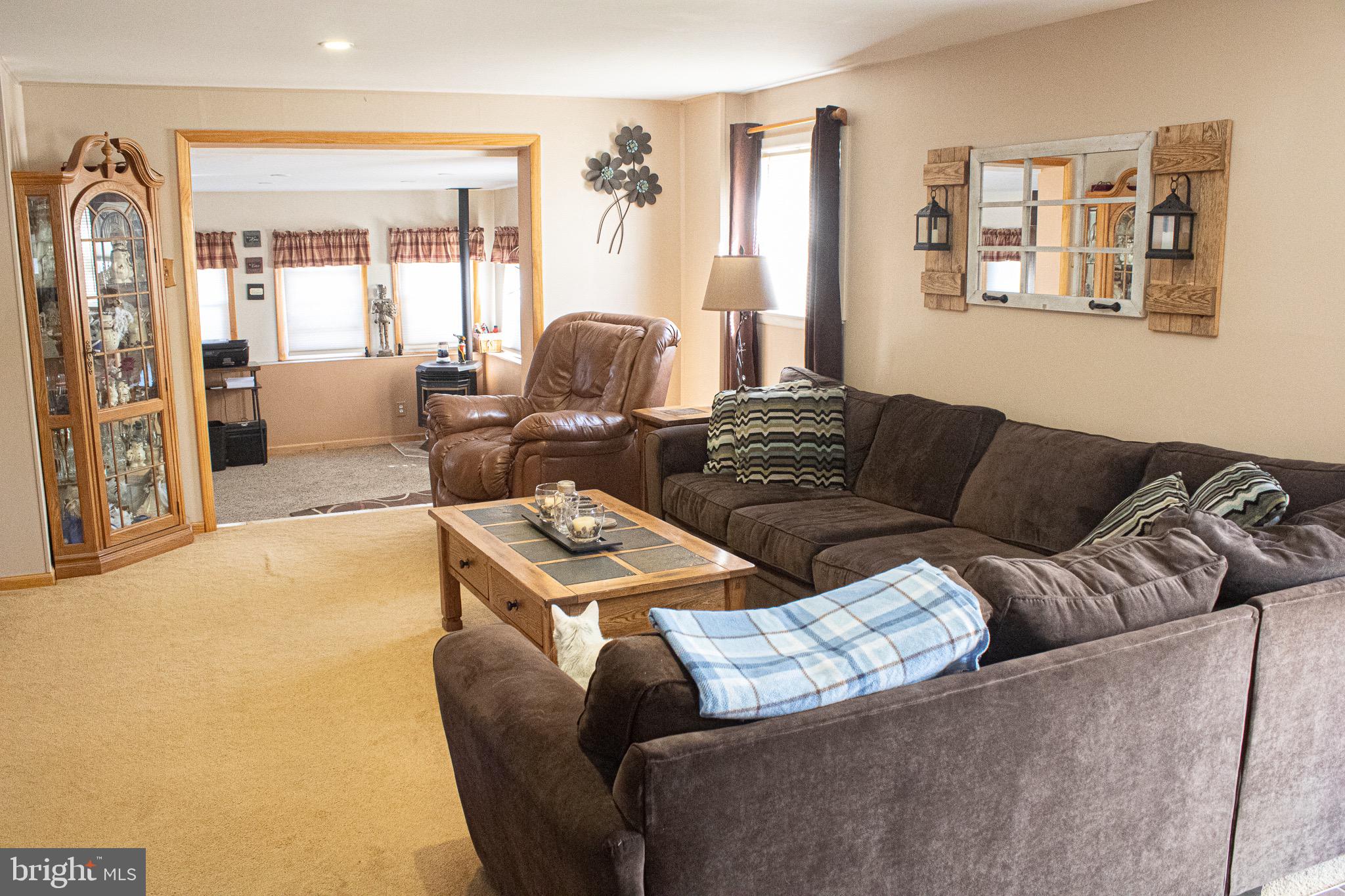 2803 Chase Road Philadelphia, PA 19152 - Photo 3 of 29 Gallery Image 3
