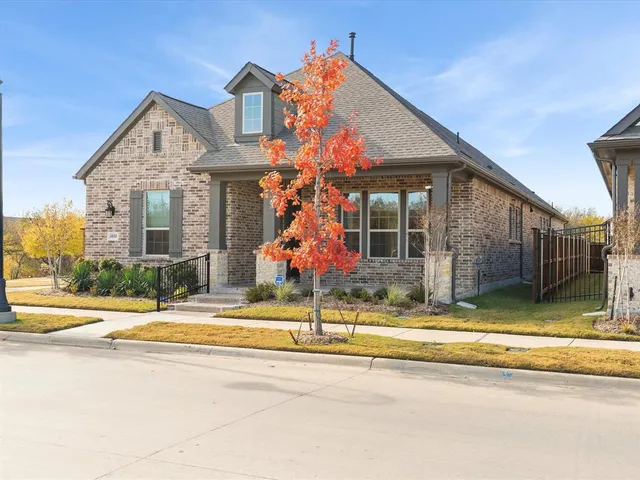 $700,000 | 4800 Cypress Thorn Drive, Arlington, TX 76005