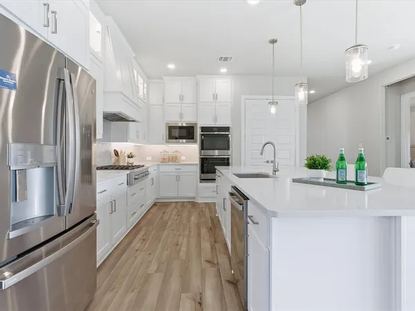 $679,000 | 4800 Cypress Thorn Drive, Arlington, TX 76005