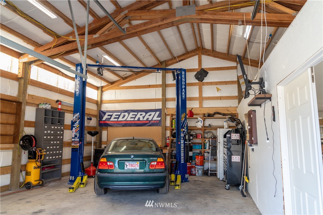 407 216th Street Southwest Bothell, WA 98021 - Photo 15 of 18 a view of parking garage with cars