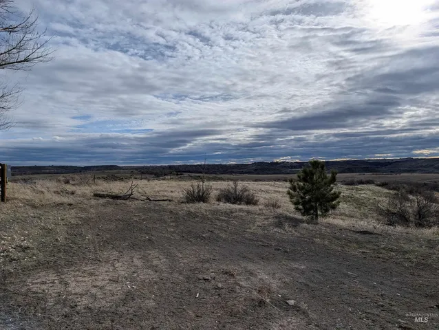 $139,900 | 4505 Snake River Mesa Road, Buhl, ID 83316