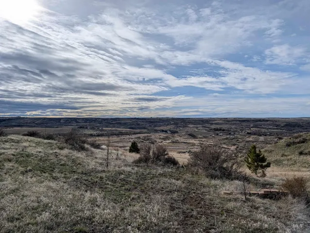 $139,900 | 4505 Snake River Mesa Road, Buhl, ID 83316