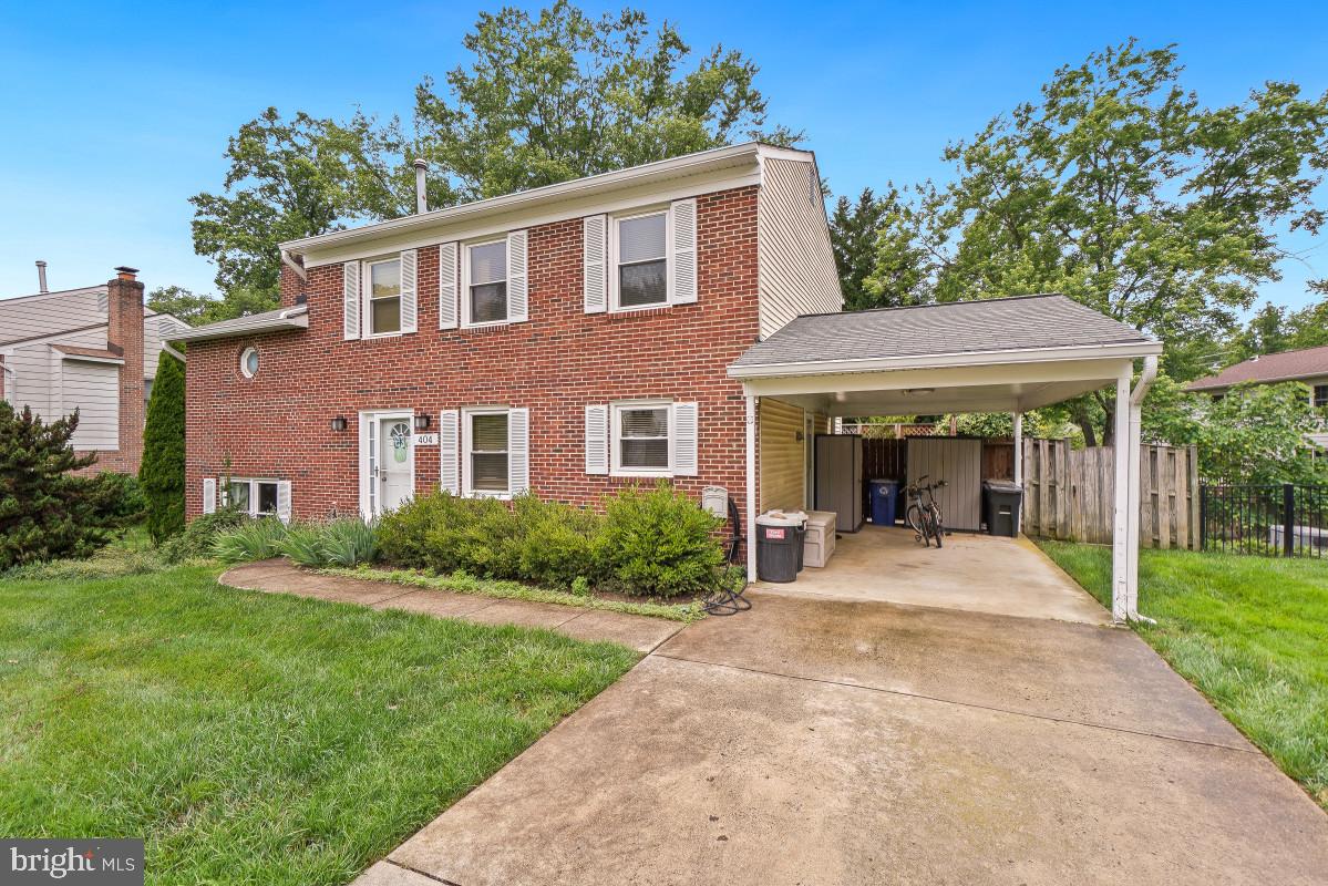 404 Tapawingo Road Southeast Vienna, VA 22180 - Photo 8 of 44