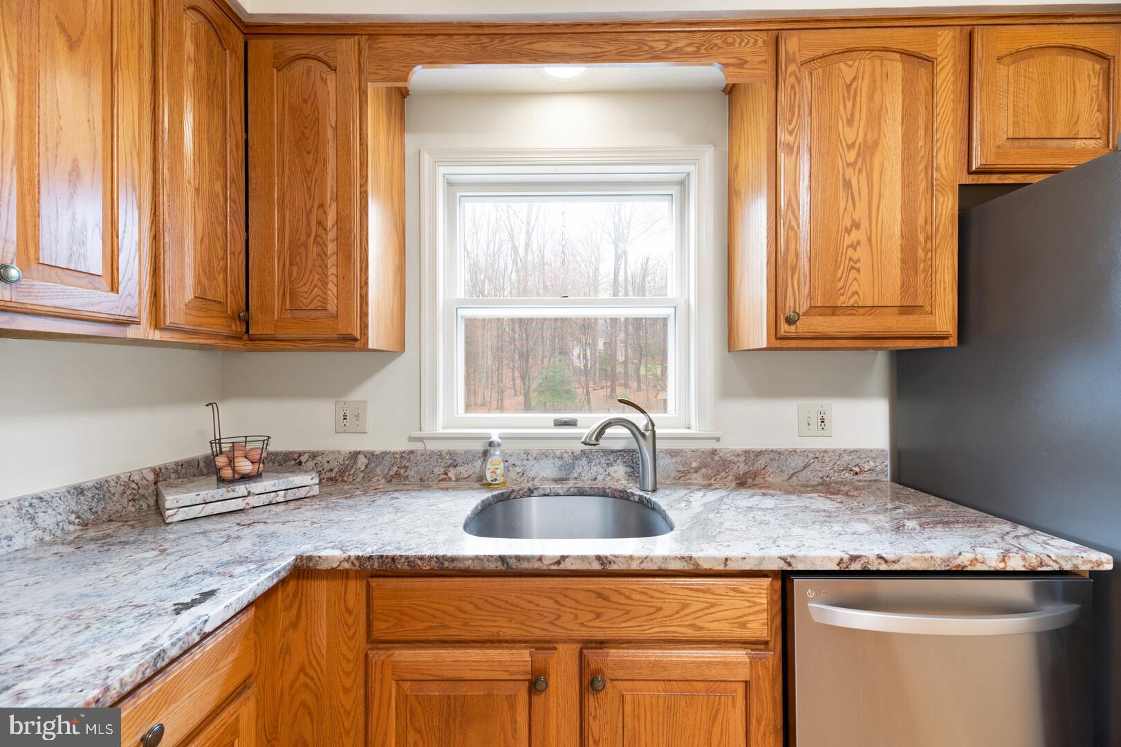 7475 Clifton Road Clifton, VA 20124 - Photo 11 of 69 Gallery Image 11
