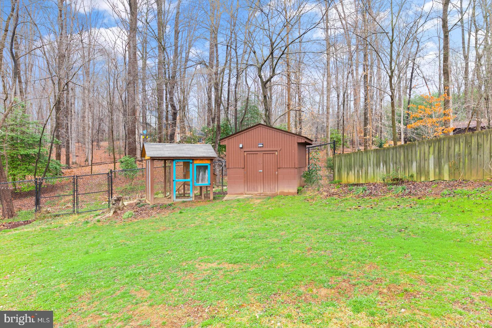 7475 Clifton Road Clifton, VA 20124 - Photo 50 of 69 Chicken Coop & Shed