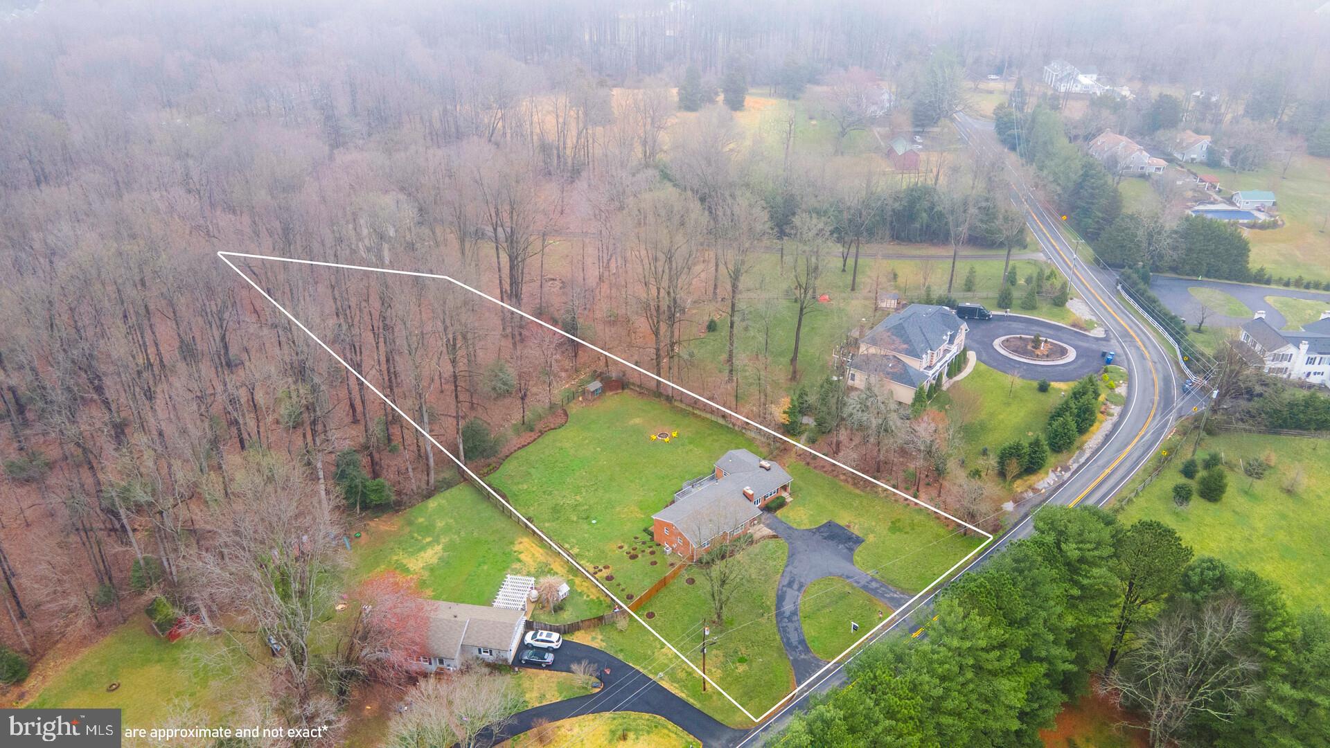 7475 Clifton Road Clifton, VA 20124 - Photo 6 of 69 1.29 Acres. From backyard oasis to wooded paths!