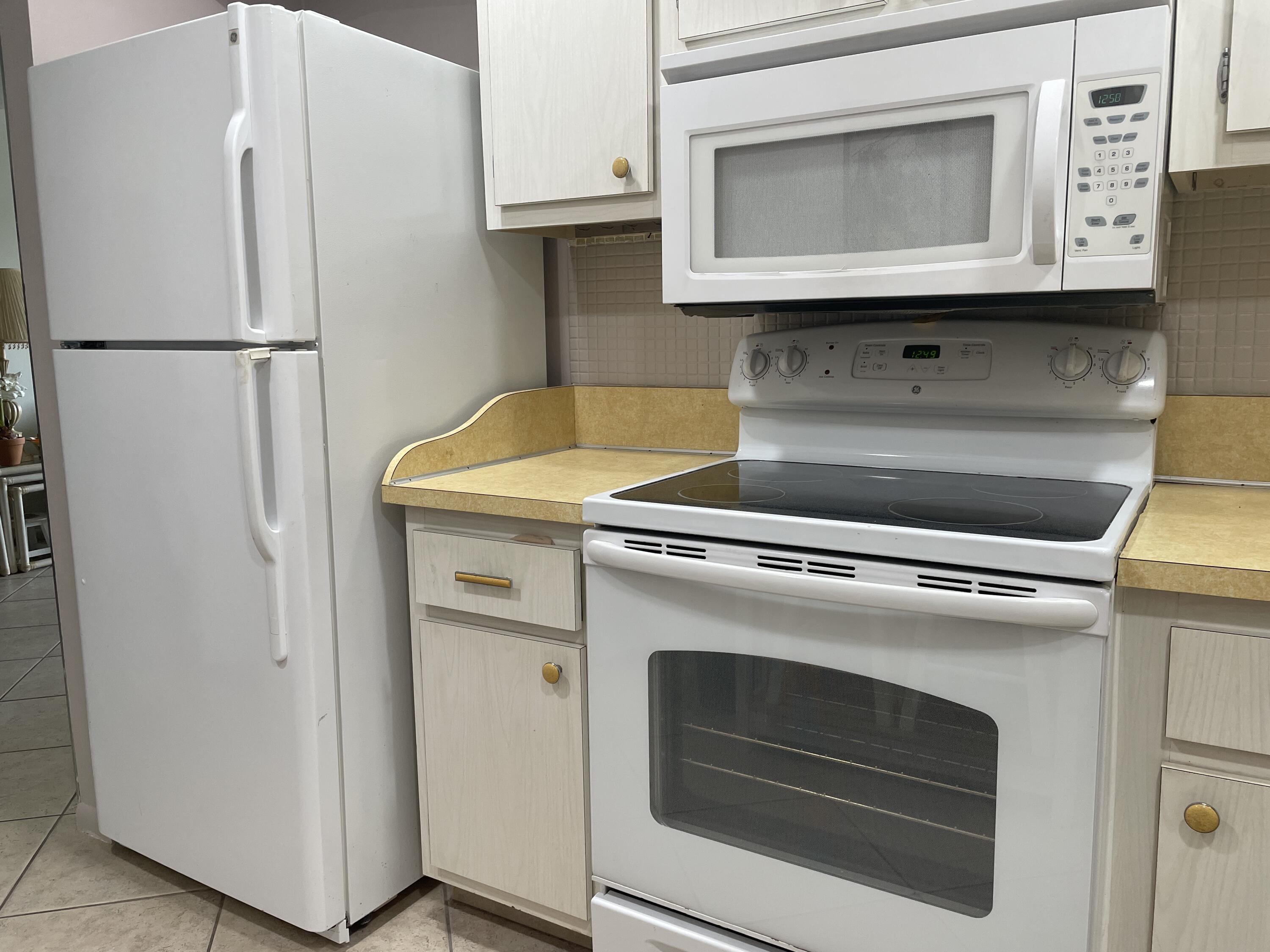 506 Davis Road, Unit 78 Palm Springs, FL 33461 - Photo 4 of 58 IMG_8375