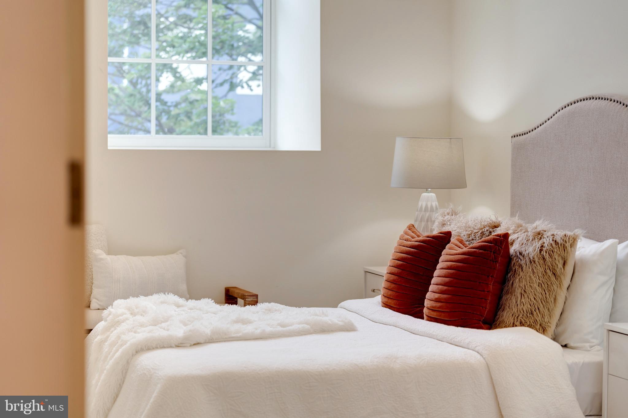 440 R Street Northwest, Unit 103 Washington, DC 20001 - Photo 15 of 22 Cozy secondary bedroom or guest suite