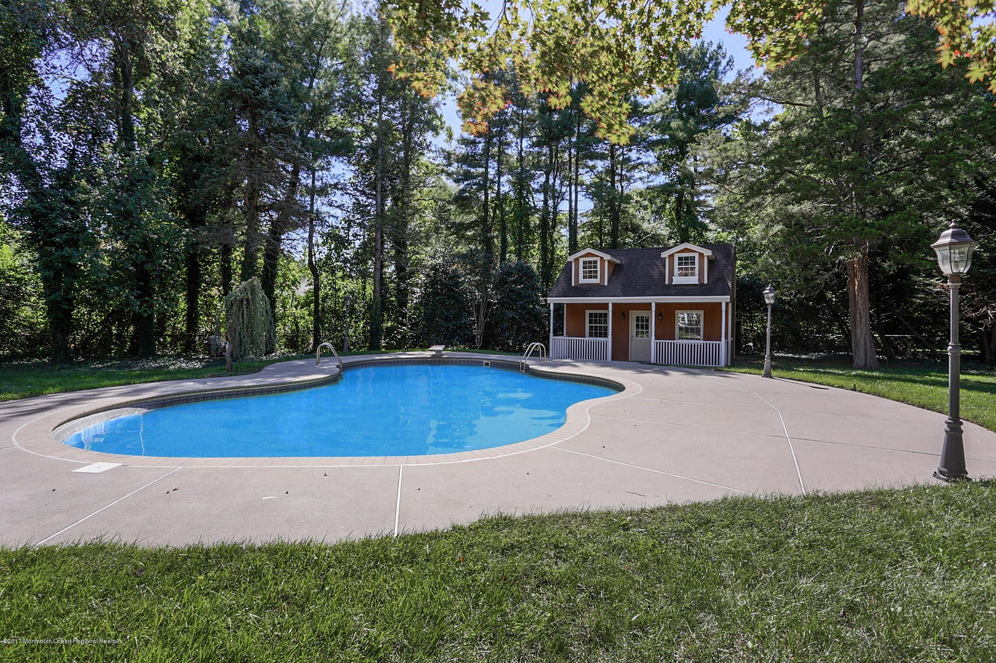 105 Stavola Road Middletown, NJ 07748 - Photo 3 of 38 IMG_6165_6_7_8_9