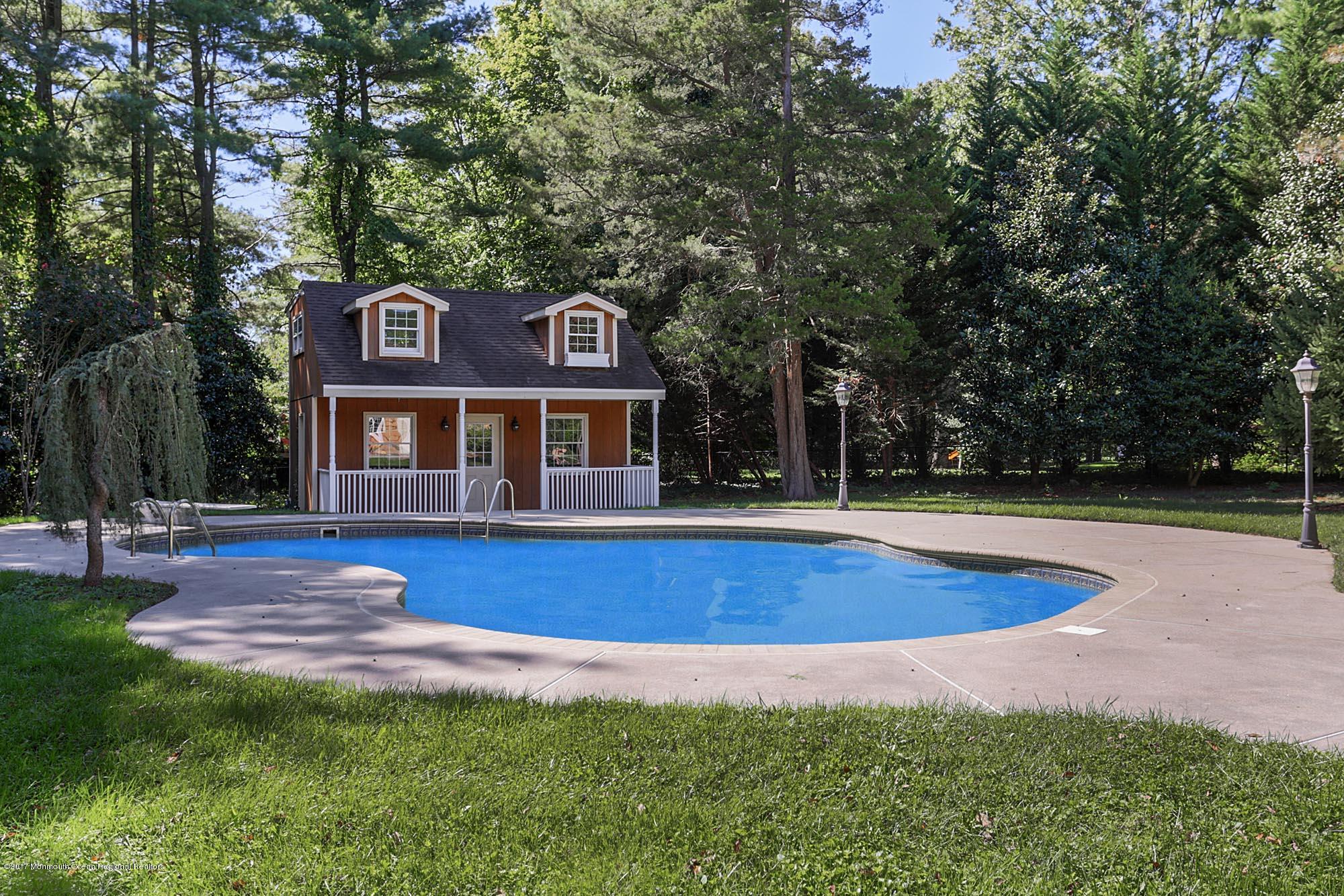 105 Stavola Road Middletown, NJ 07748 - Photo 4 of 38 IMG_6195_6_7_8_9