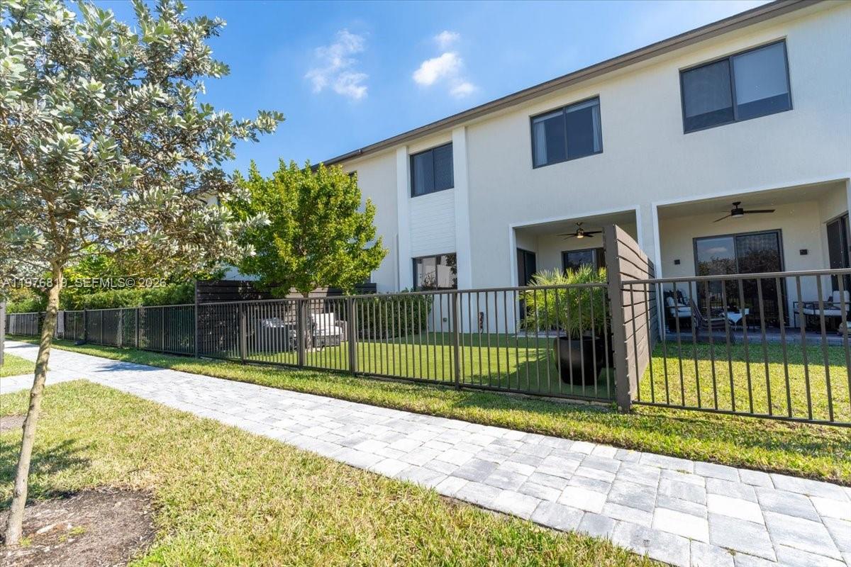 12060 Southwest 82nd Place Miami, FL 33156 - Photo 34 of 41