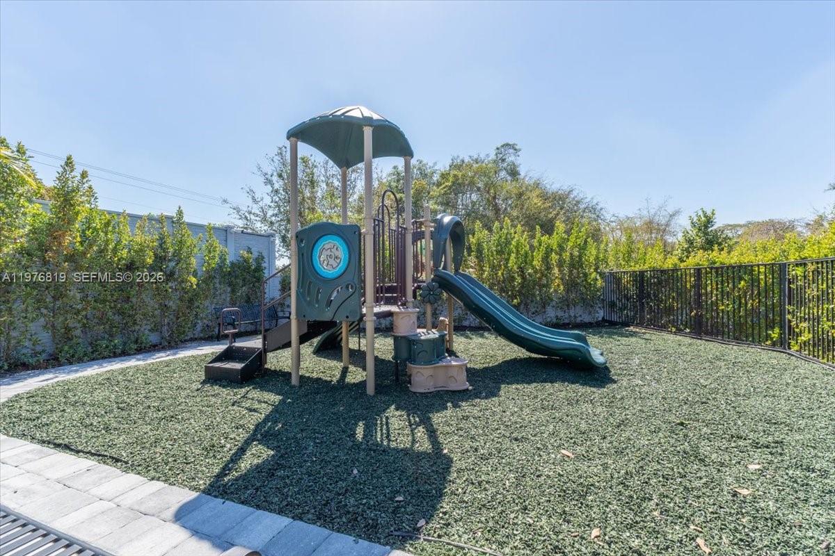 12060 Southwest 82nd Place Miami, FL 33156 - Photo 40 of 41