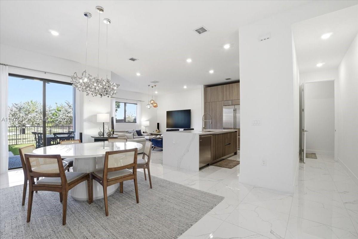 12060 Southwest 82nd Place Miami, FL 33156 - Photo 6 of 41