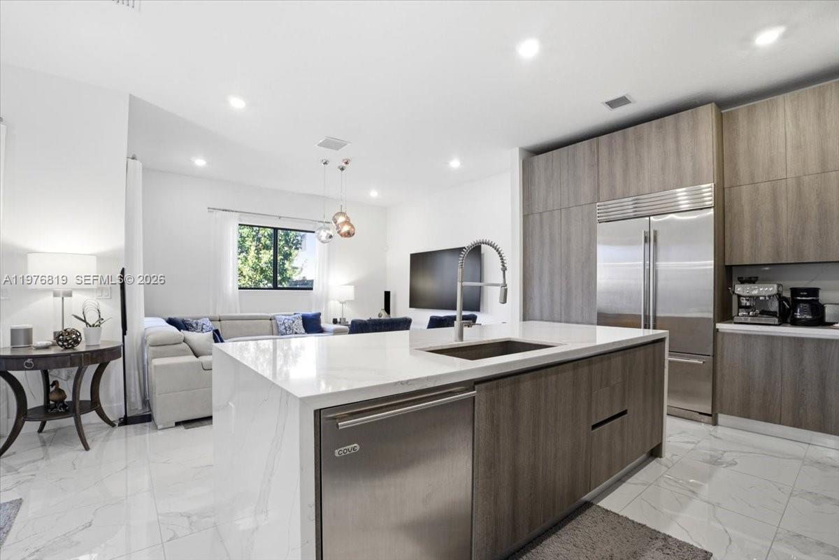 12060 Southwest 82nd Place Miami, FL 33156 - Photo 8 of 41