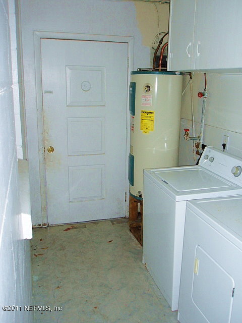 508 Baisden Road Jacksonville, FL 32218 - Photo 11 of 12 UTILITY ROOM