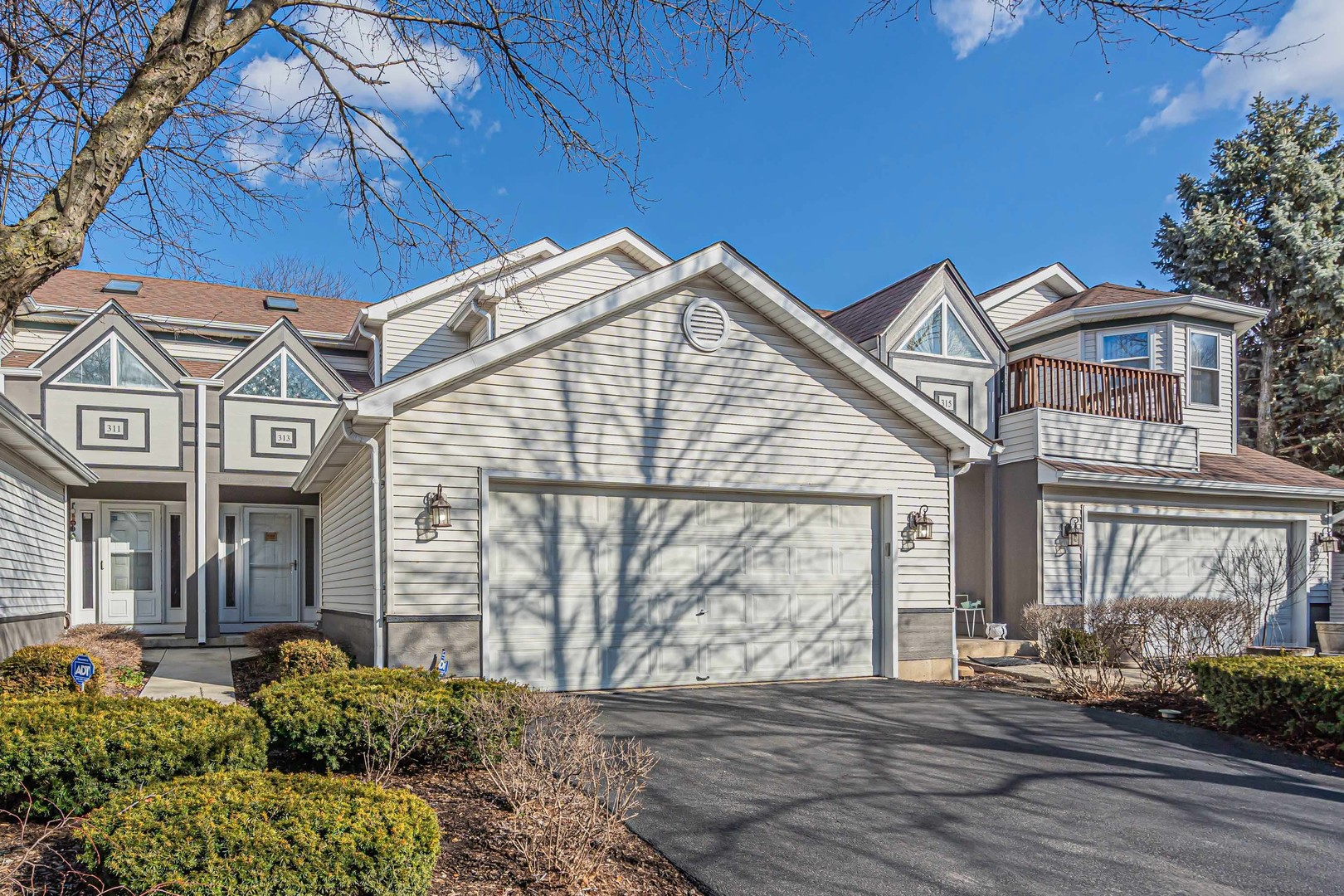 313 Inner Cir Drive Bolingbrook, IL 60490 - Photo 2 of 27 Gallery Image 2