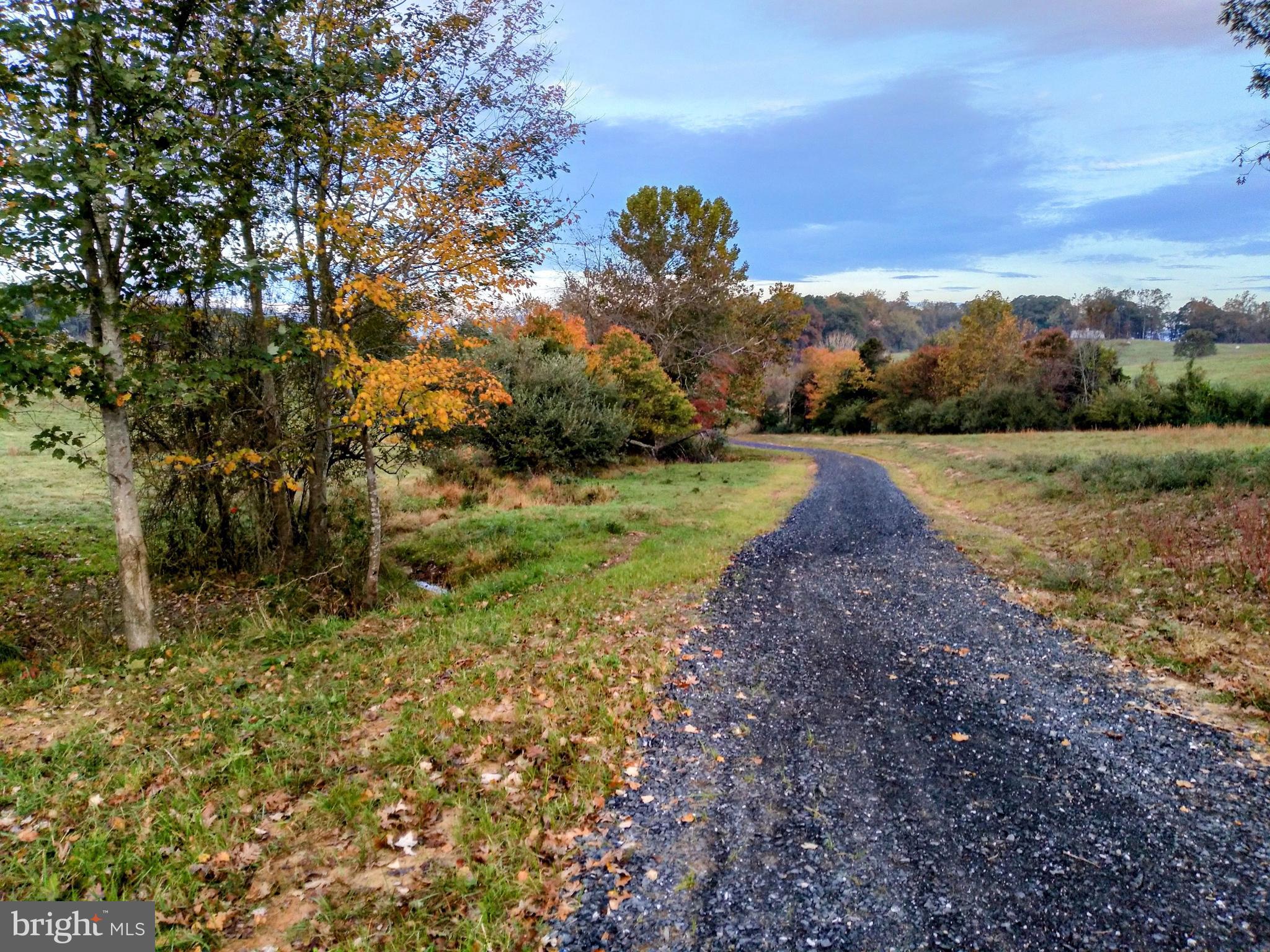 12250 Crest Hill Road Hume, VA 22639 - Photo 2 of 37