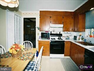 3322 Eisenbrown Road Reading, PA 19605 - Photo 2 of 6 Gallery Image 2