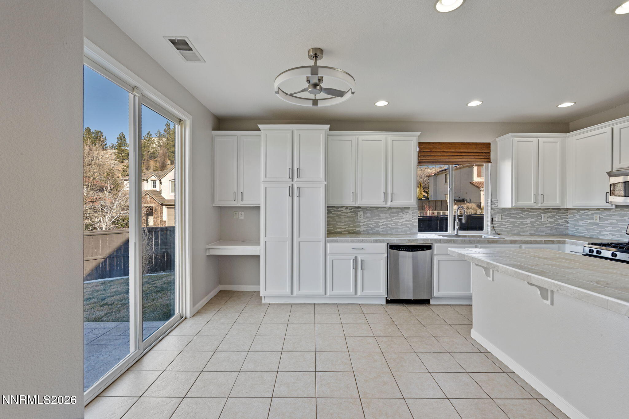 395 Jackson Springs Drive Reno, NV 89523 - Photo 11 of 36 16-web-or-mls-DSC07176