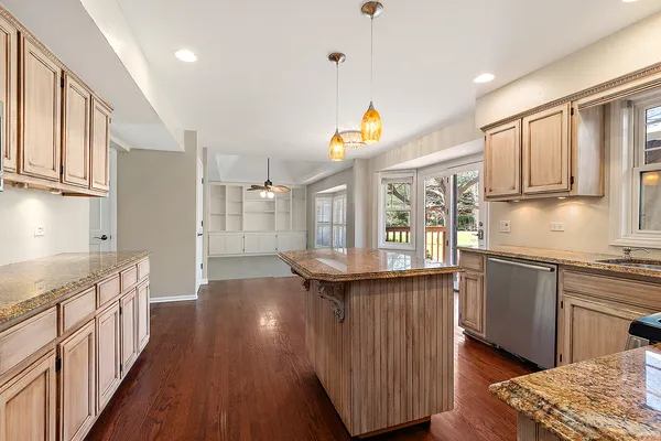 $425,000 | 13050 South Elizabeth Drive, Plainfield, IL 60585