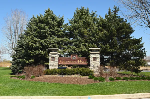 $425,000 | 13050 South Elizabeth Drive, Plainfield, IL 60585