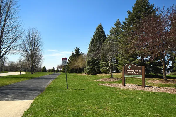 $425,000 | 13050 South Elizabeth Drive, Plainfield, IL 60585