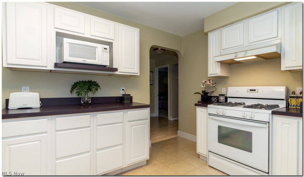 5355 Summit Road Cleveland, OH 44124 - Photo 9 of 23