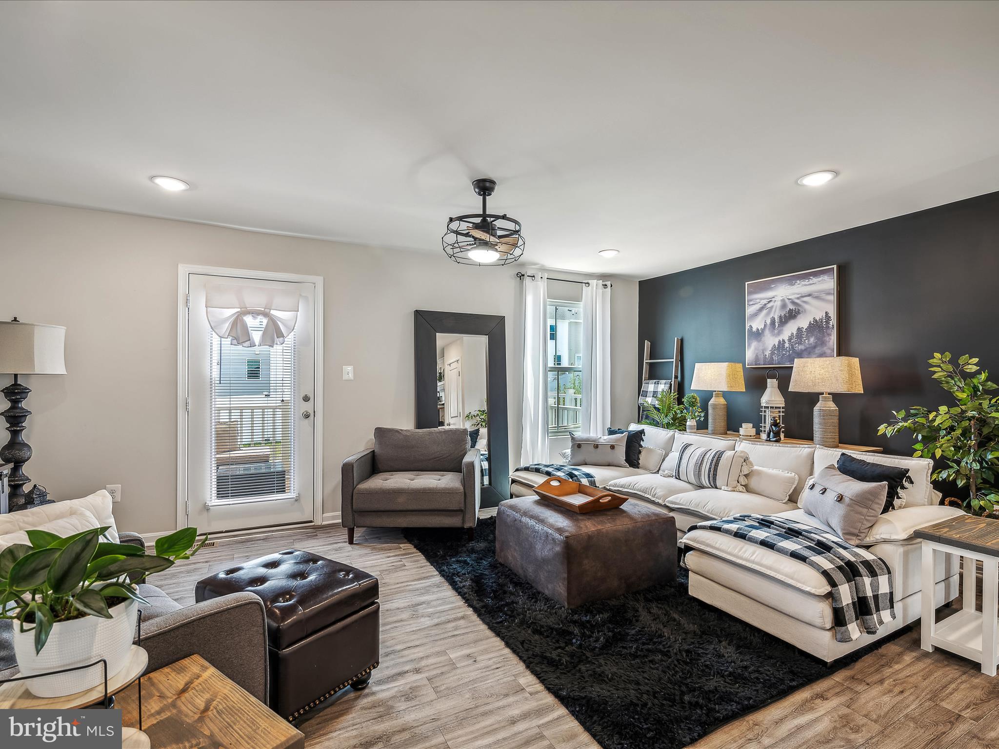 47 Thrower Road Hedgesville, WV 25427 - Photo 10 of 42 Living Room