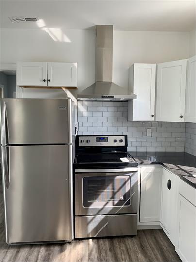 7 Sheppard Street Charleston, SC 29403 - Photo 21 of 31 7.shep.b.kitchen2