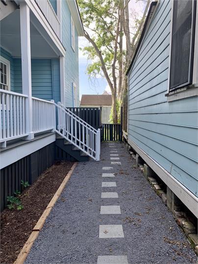7 Sheppard Street Charleston, SC 29403 - Photo 25 of 31 7.shpe.walkway