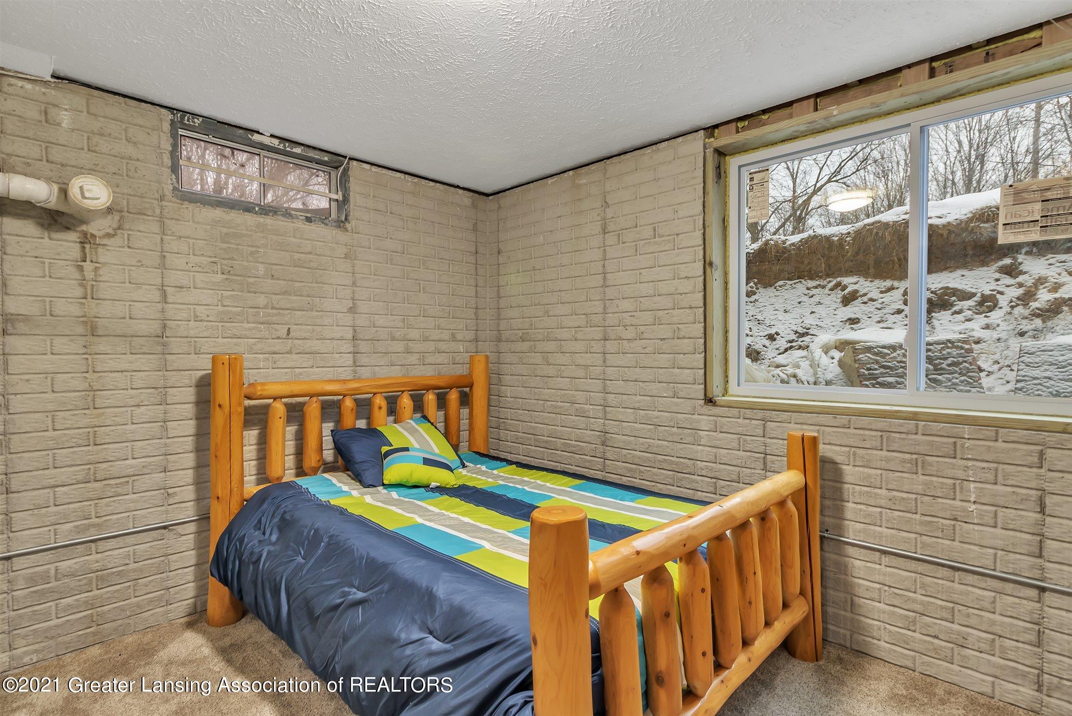 12371 Lansing Road Durand, MI 48429 - Photo 28 of 45 28-12371 Lansing Rd-Windowstill Rea