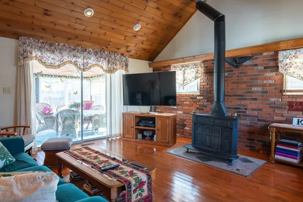 $675,000 | 5 Kimball Street, Littleton, MA 01460