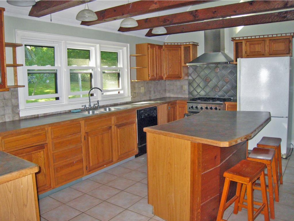 10 Old Farm Road Kittery, ME 03904 - Photo 2 of 36 Gallery Image 2