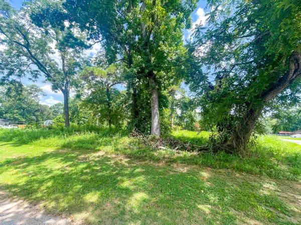 $81,000 | 906 Red Oak Street, Vidor, TX 77662