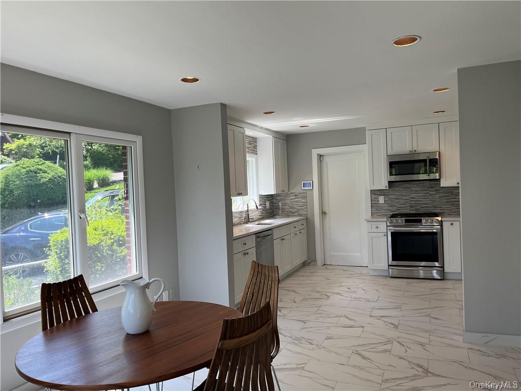 13 Dock Pathway Street New Rochelle, NY 10801 - Photo 10 of 17