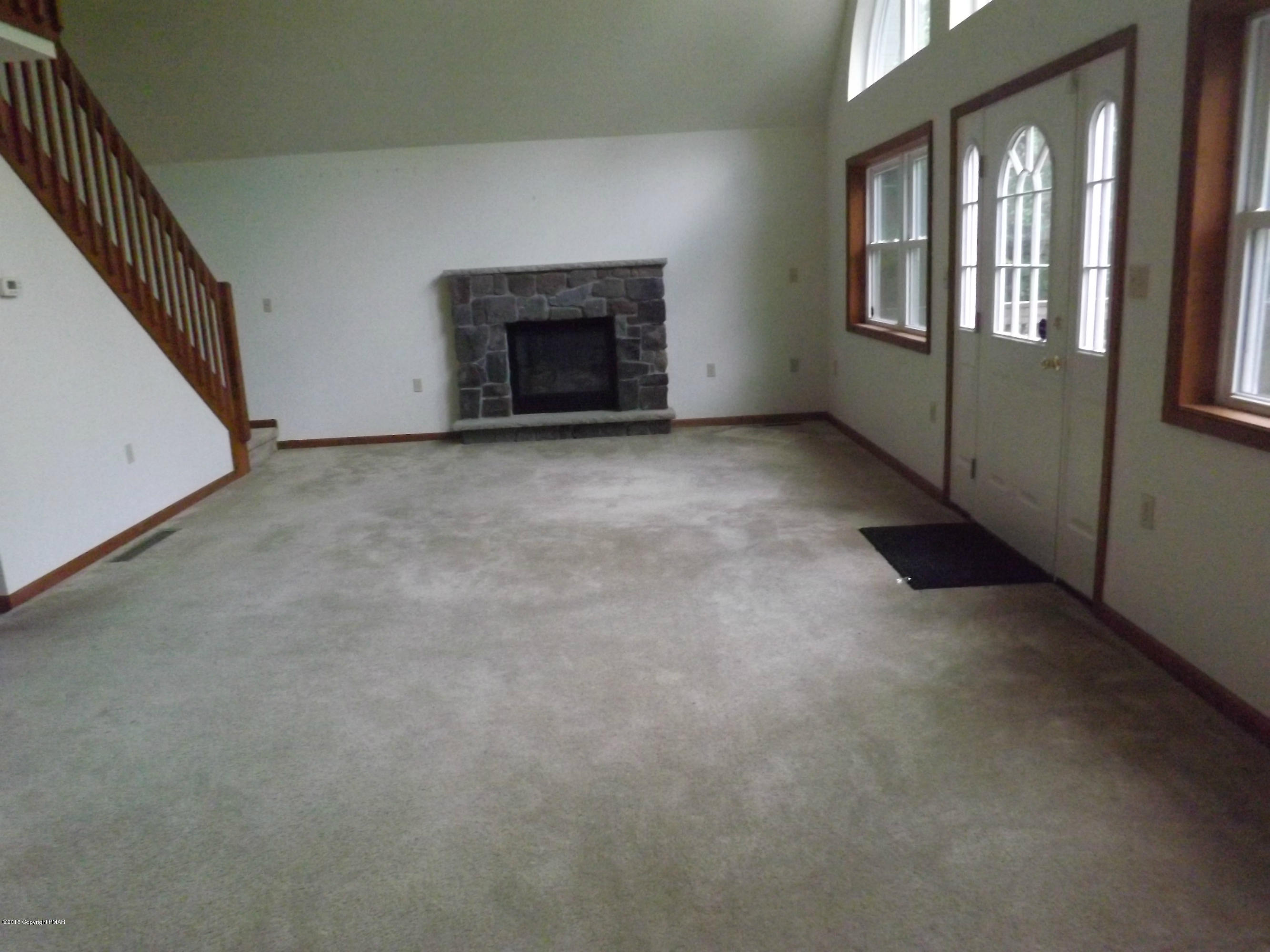 192 Elk Run Road Pocono Lake, PA 18347 - Photo 4 of 10 DSCF0073