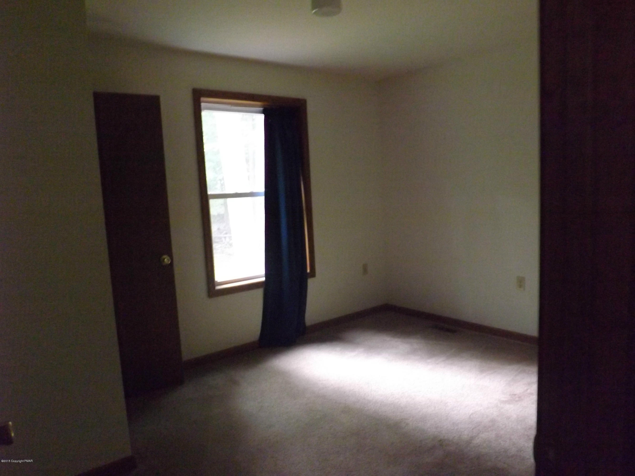 192 Elk Run Road Pocono Lake, PA 18347 - Photo 7 of 10 DSCF0076