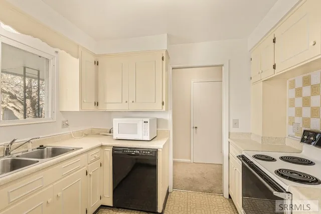 $307,000 | 778 Raymond Drive, Idaho Falls, ID 83402