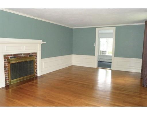 19 Windsor Road Stoneham, MA 02180 - Photo 3 of 31 Gallery Image 3