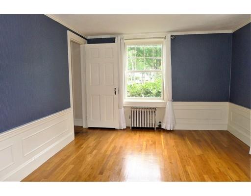 19 Windsor Road Stoneham, MA 02180 - Photo 6 of 31 Gallery Image 6