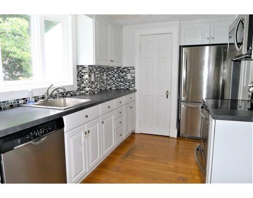 19 Windsor Road Stoneham, MA 02180 - Photo 8 of 31 Gallery Image 8