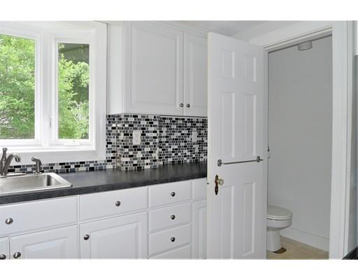 19 Windsor Road Stoneham, MA 02180 - Photo 10 of 31 Gallery Image 10